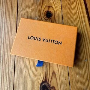 Louis Vuitton jewelry box 5.5x3.6x1 pouch included